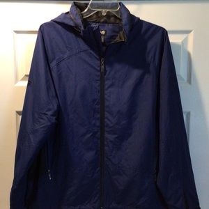 Men’s Windbreaker.